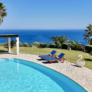 Dimitra Villa
